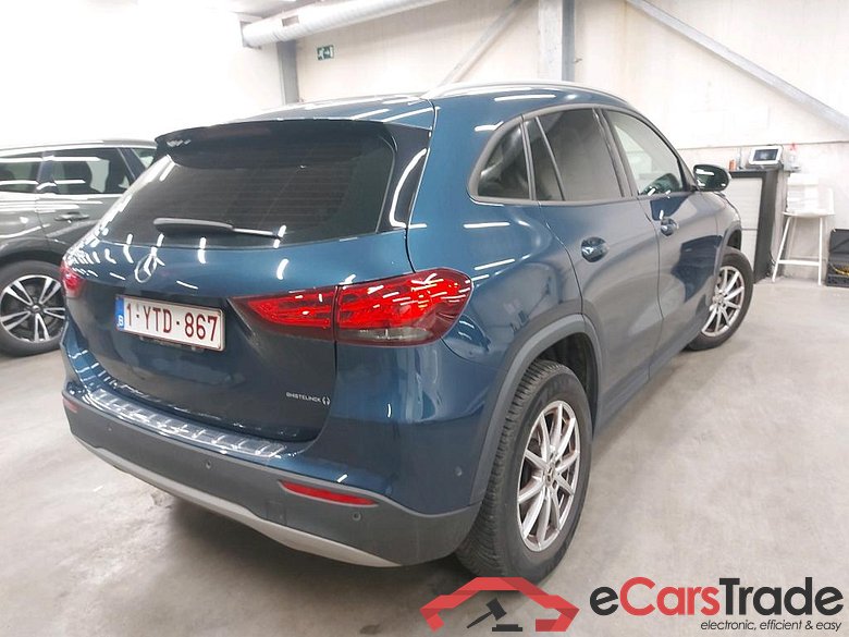 MERCEDES - MER GLA 180 d 116PK DCT Business Solution With Smartphone Intergration & Pano Roof #2