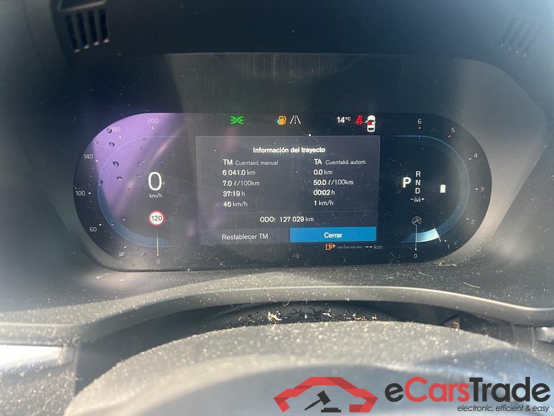 VOLVO XC60 / 2017 / 5P / todoterreno 2.0 B4 D Momentum Pro Auto #5