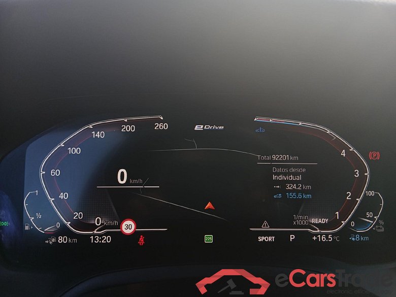 BMW Serie 3 / 2018 / 4P / sedán 330e #4