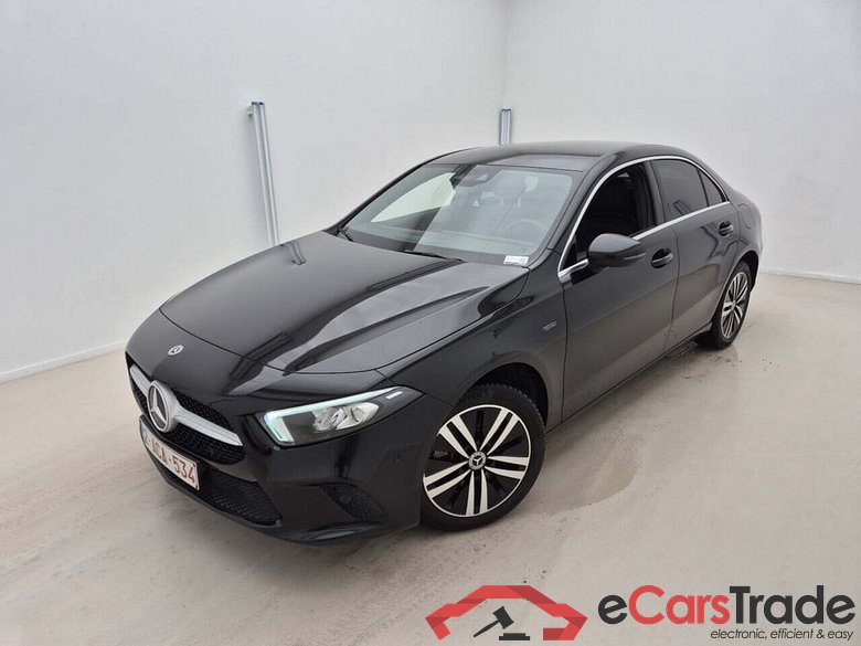 MERCEDES-BENZ A-KLASSE LIMOUSINE 1.3 250E STYLE PLUS 8G-DCT #1