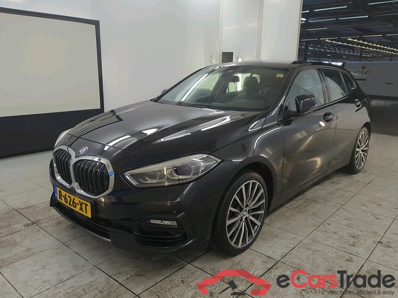BMW 1 Serie 118iA Sport Line 5d