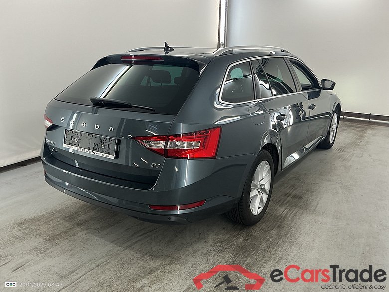 SKODA SUPERB COMBI - 2019 1.4 TSI PHEV Style DSG #4