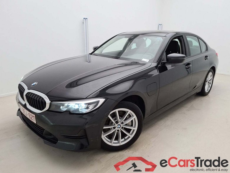 BMW 3-SERIE 330E AUT.