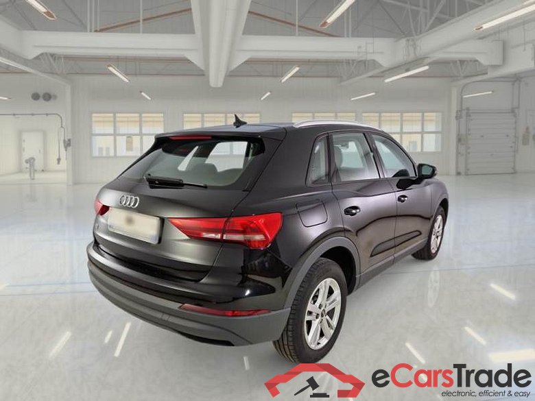 AUDI Q3 / 2018 / 5P / SUV 45 TFSI E S TRONIC BUSINESS #2