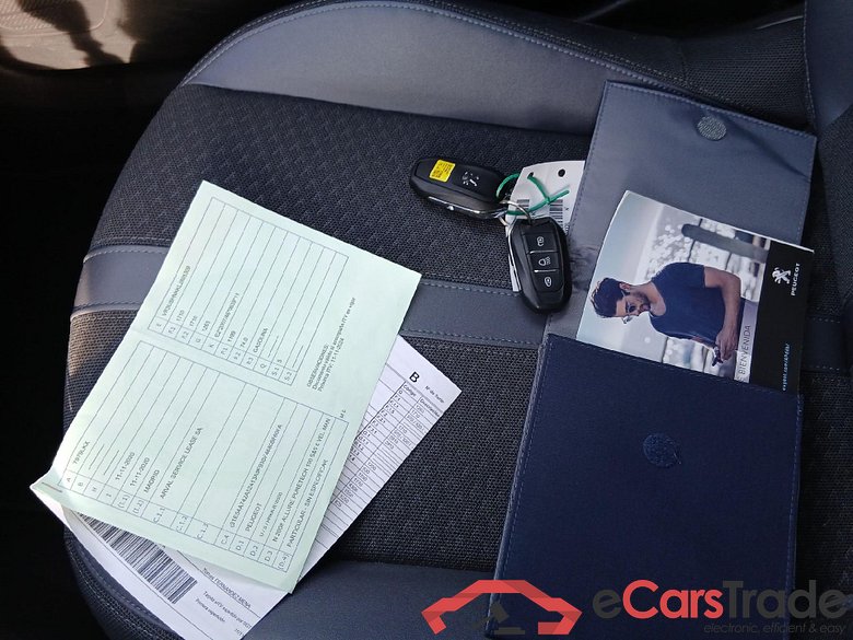 PEUGEOT 2008 / 2019 / 5P / todoterreno Allure Puretech 100 S&S BVM6 (CX) #5