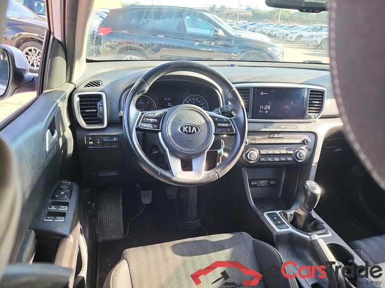 KIA Sportage / 2018 / 5P / todoterreno 1.6 MHEV Business 100kW (136CV) 4x2 #3
