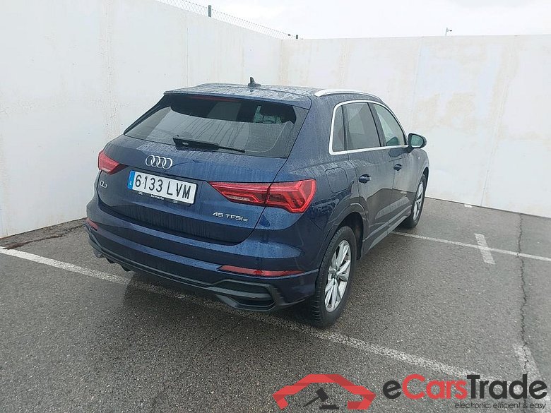 AUDI Q3 / 2018 / 5P / todoterreno 45 TFSI e 180kW S tronic S Line #2