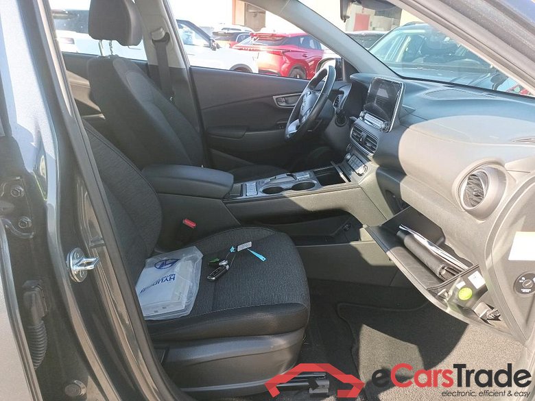 HYUNDAI Kona / 2017 / 5P / todoterreno EV 100kW Klass 305km #6