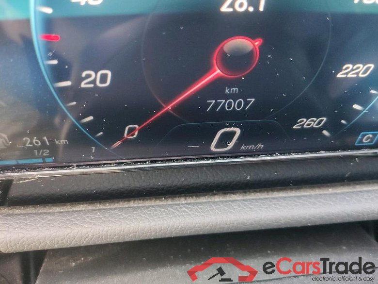 MERCEDES-BENZ GLA / 2020 / 5P / todoterreno GLA 200 D #5