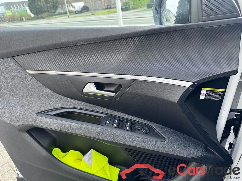 PEUGEOT 3008 1.2 PureTech Active (EU6.3) #6