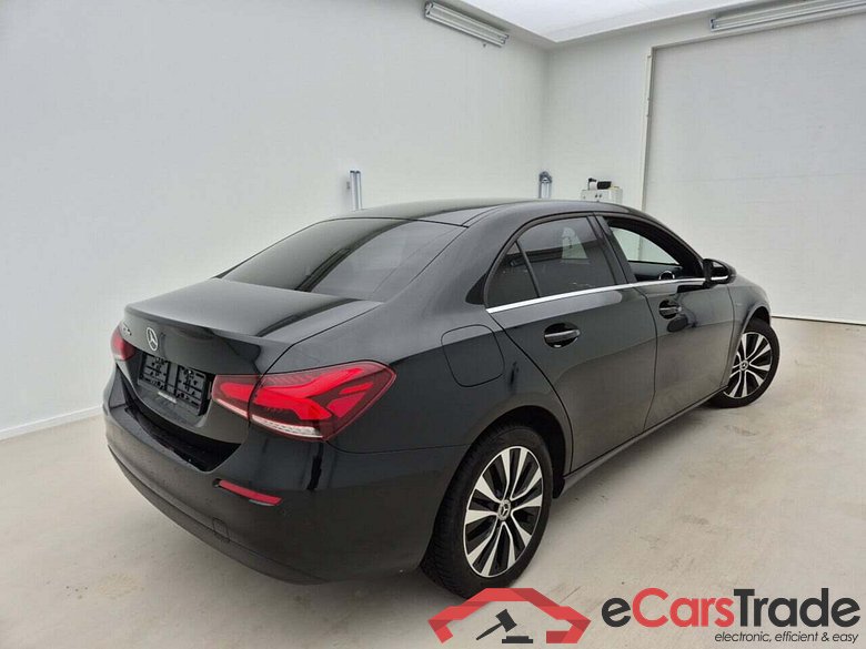 Mercedes A 250e Limo Plug-In Hybrid Aut. LED-Xenon Widescreen Navi 1/2 Sport-Leather KeylessGo Camera Klima PDC ... #3