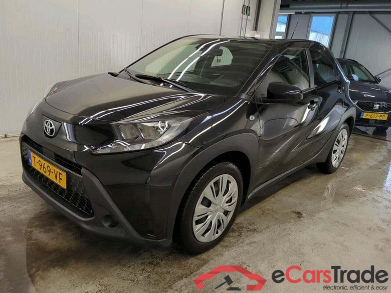 TOYOTA Aygo X 1.0 VVT-i MT Play #1