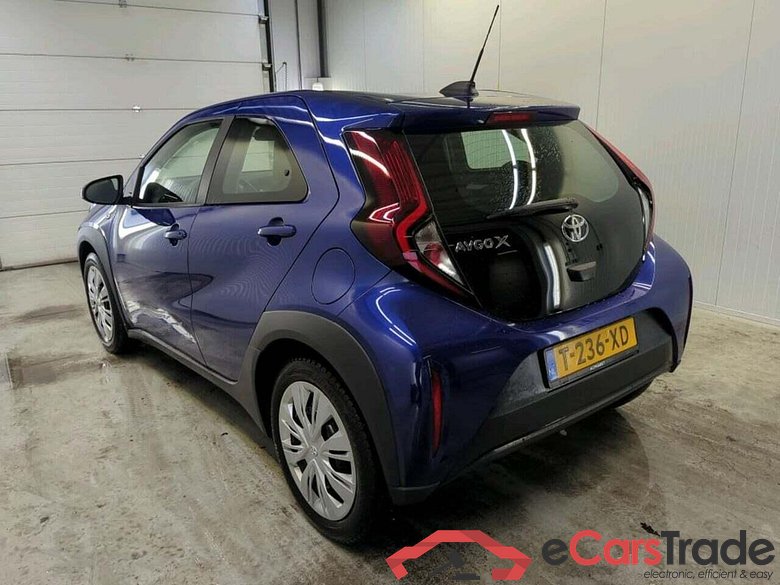 TOYOTA Aygo X 1.0 VVT-i MT Play #6