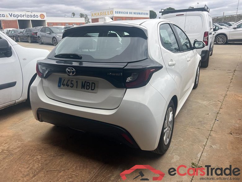 TOYOTA Yaris / 2020 / 5P / berlina con portón 1.5 120H Business Plus #2
