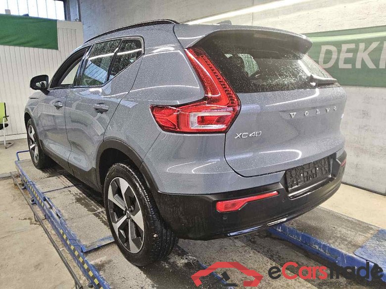 Volvo XC40 (2017->) DE - SUV5 B4 2WD EU6d, Plus Dark (EURO 6d), (Facelift) 2022 - 2024 #4