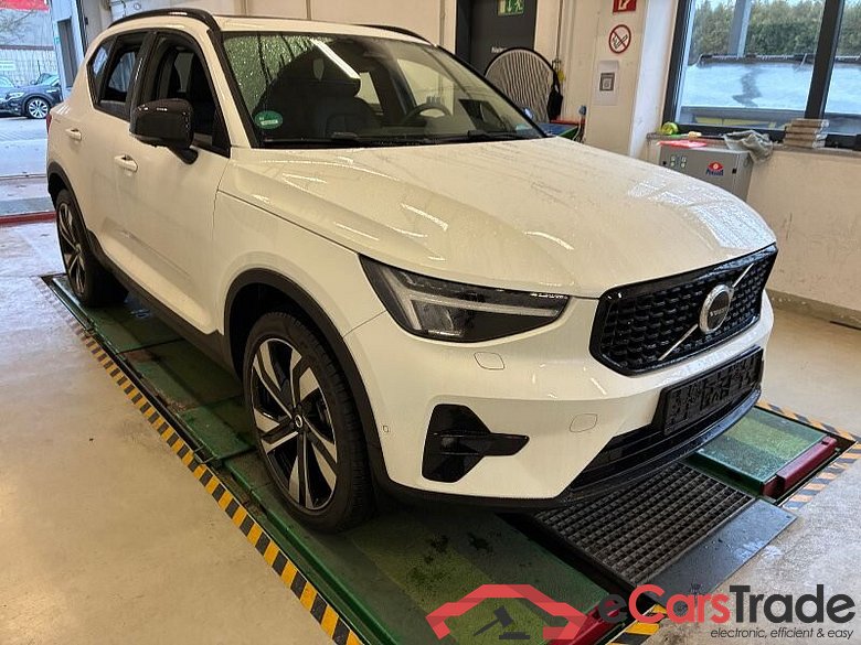 Volvo XC40 (2017->) DE - SUV5 B4 2WD EU6d, Ultra Dark (EURO 6d), (Facelift) 2023 - 2024 #2