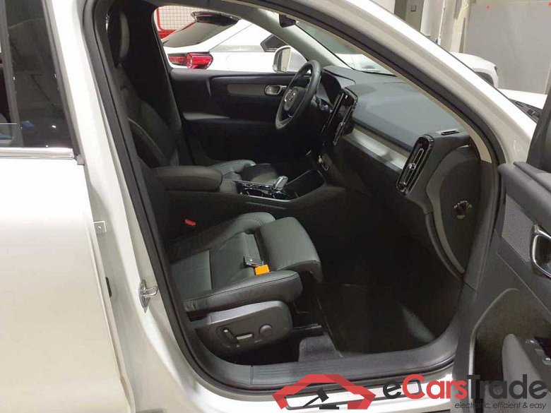 Volvo XC40 (2017->) DE - SUV5 B4 2WD EU6d, Inscription (EURO 6d), 2020 - 2022 #3
