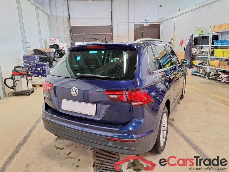VOLKSWAGEN TIGUAN / 2016 / 5P / SUV 2.0 TDI SCR 110KW BUSINESS BMT DSG #2