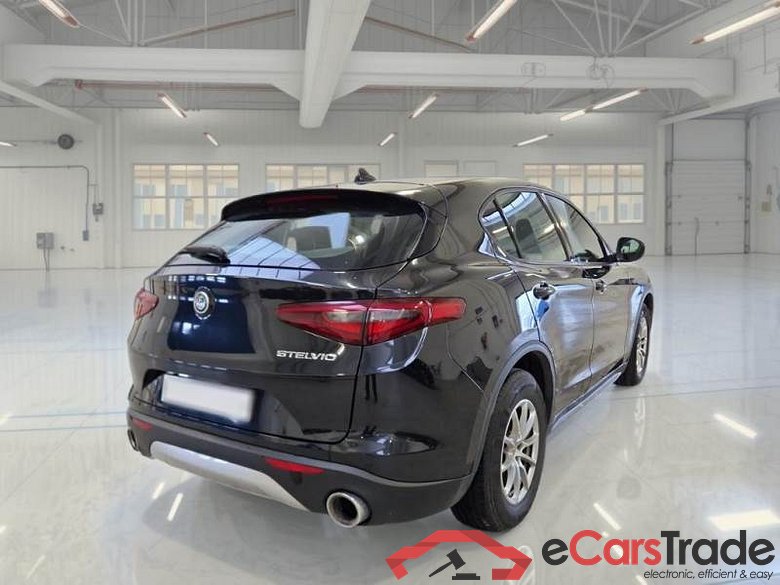 ALFA ROMEO STELVIO / 2017 / 5P / SUV 2.2 TURBO DIESEL 160CV AT8 RWD BUSINESS #2