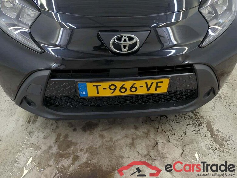 TOYOTA Aygo X 1.0 VVT-i MT Play #4