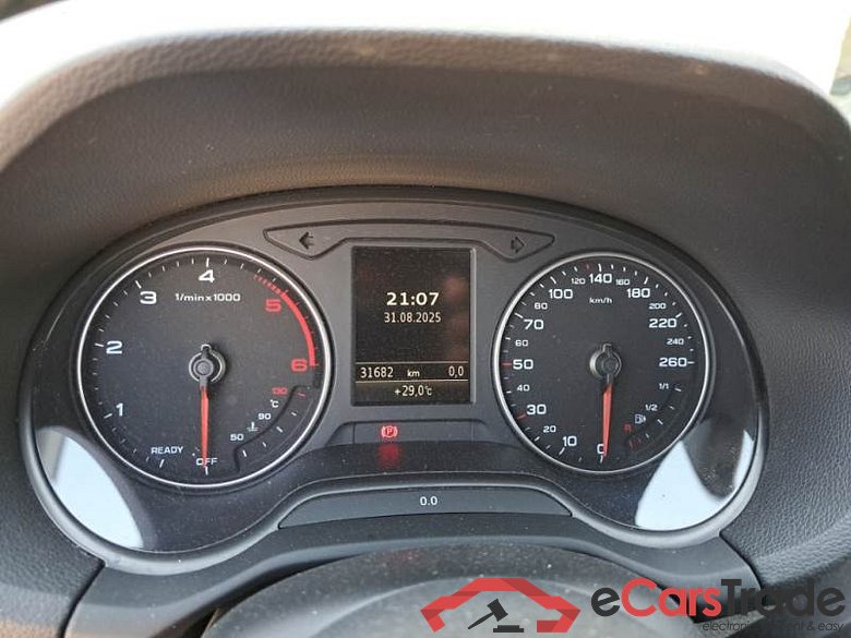 AUDI Q2 / 2020 / 5P / SUV 2.0 30 TDI ADMIRED S TRONIC #4