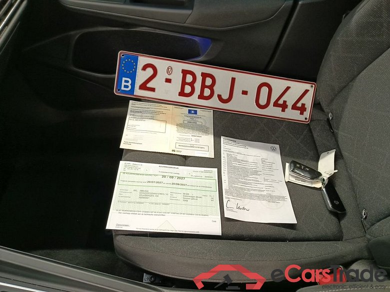 Volkswagen Golf VIII 2.0 TDI 85kW Life DSG 5d #4