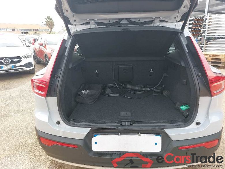 VOLVO XC40 / 2017 / 5P / SUV T5 PLUG-IN HYBRID AUTO RECH INSCRIP EXPR #5