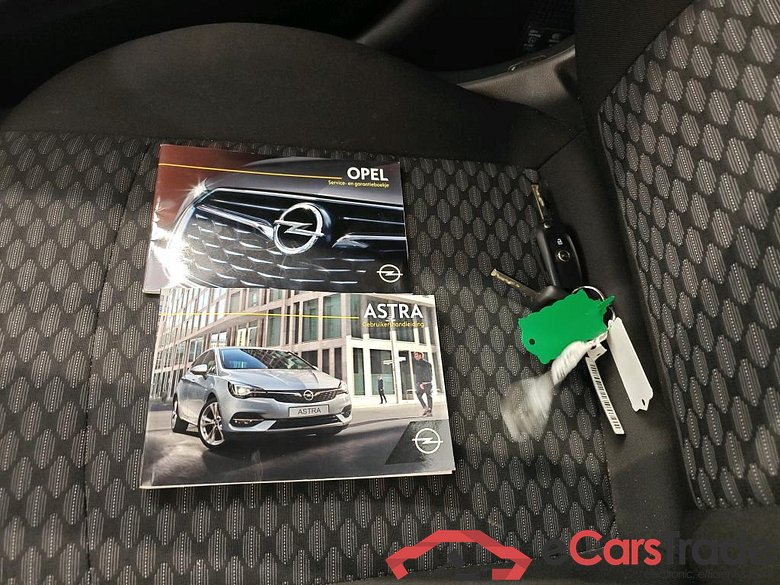 Opel Astra Sports Tourer 1.2 turbo 107kW Edition 5d #4