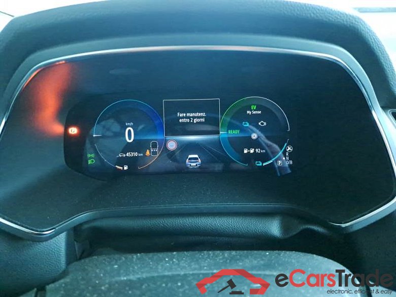 RENAULT CAPTUR / 2019 / 5P / SUV 1.6 PHEV E-TECH 117KW INTENS #4