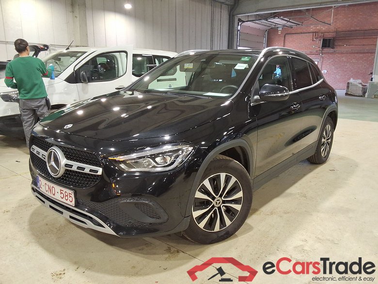 MERCEDES-BENZ GLA 1.3 GLA 250 E DCT BUSINESS SOLUTION