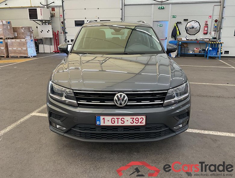 VOLKSWAGEN Tiguan 1.4 TSI 92 kW (125 ch) 6 vitesses manuel #4