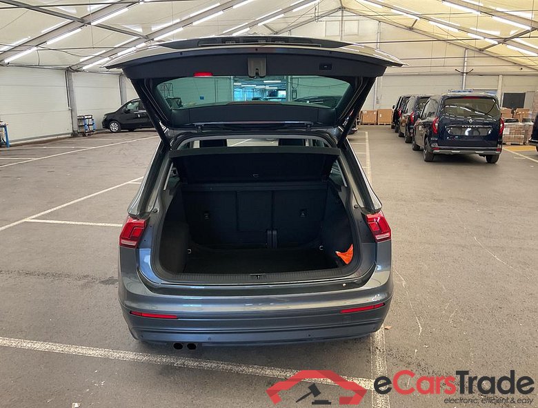 VOLKSWAGEN Tiguan 1.4 TSI 92 kW (125 ch) 6 vitesses manuel #5