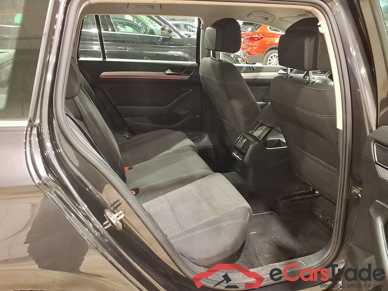 VOLKSWAGEN PASSAT VARIANT DIESEL - 2019 1.6 TDi SCR Style Business DSG #5