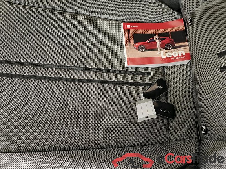 SEAT Leon Sportstourer 1.5 eTSI Style Launch Edition DSG 5d #4