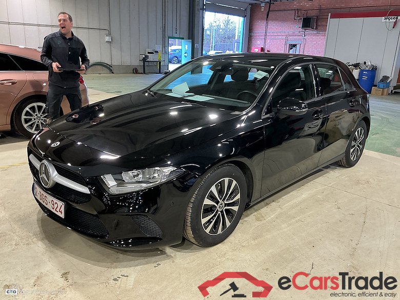 MERCEDES-BENZ CLASS A (W177) A 160 Business Solution