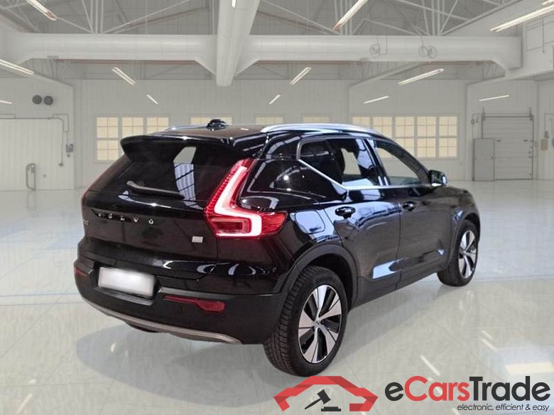 VOLVO XC40 / 2017 / 5P / SUV T4 PLUG-IN HYBRID AUTO RECH INSCRIP EXPR #2
