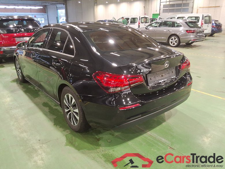 MERCEDES-BENZ A-CLASS LIMOUSINE 2.0 A 200 D BUSINESS SOLUTION LIM DCT #2
