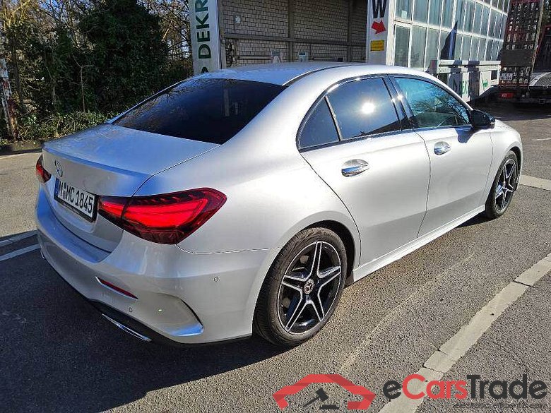 Mercedes-Benz A Limousine (BM 177)(08.2018->) DE - Lim4 A 200 EU6d, Lim. AMG Line (EURO 6d), (Facelift) 2022 - 2024 #3