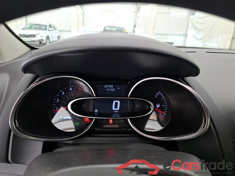 Clio IV Air MediaNav 1.5 dCi 75CV BVM5 E6 #6