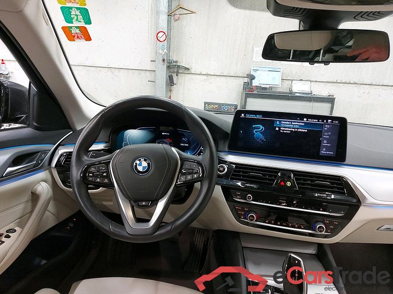 BMW 530e Plug-In Hybrid Aut. LED-Xenon LC-Pro Ambient Navi Sport-Leather KeylessGo Camera Klima PDC ... #3