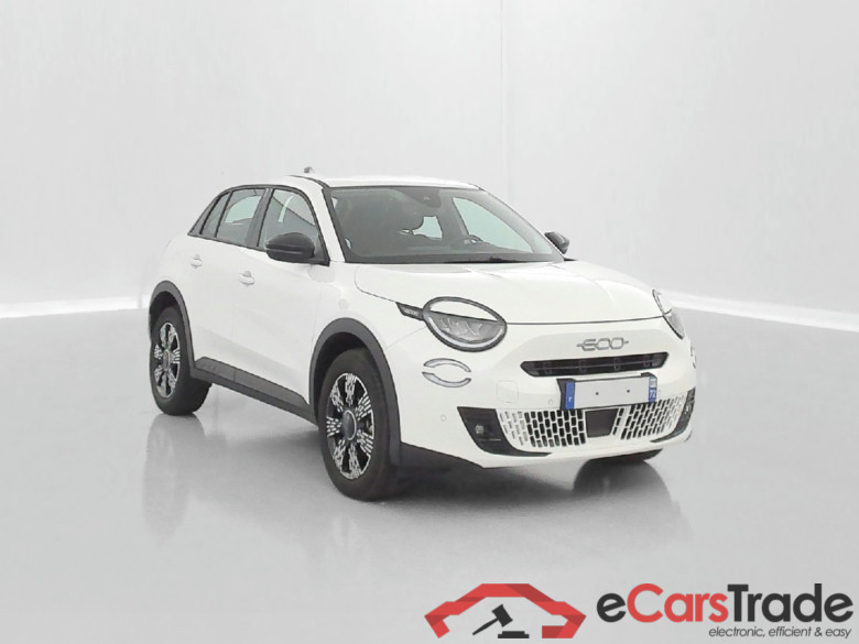 Fiat 600 Pop 1.2L Hybrid Turbo 145ch #1