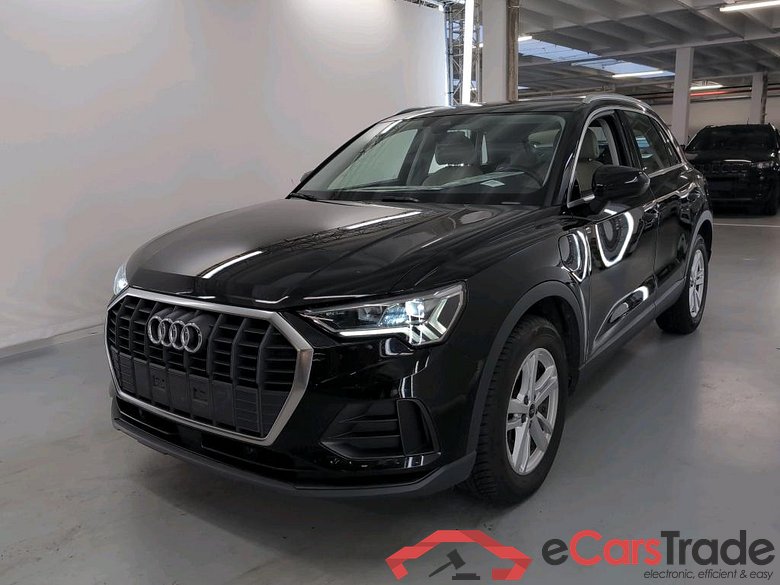 AUDI Q3 1.4 45 TFSI E S TRONIC