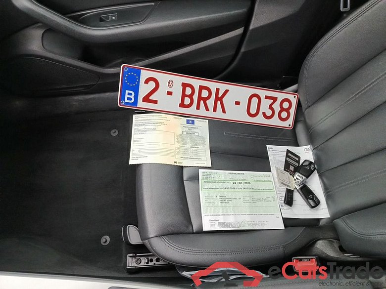 Audi A4 Avant 2.0 30 TDi 100kW S tronic Attraction B.E 5d #4