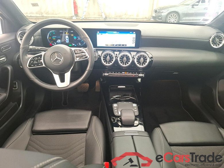 MERCEDES-BENZ Classe A Compact  2018  5P  Berline A 250 e Business Line 8GDCT #5