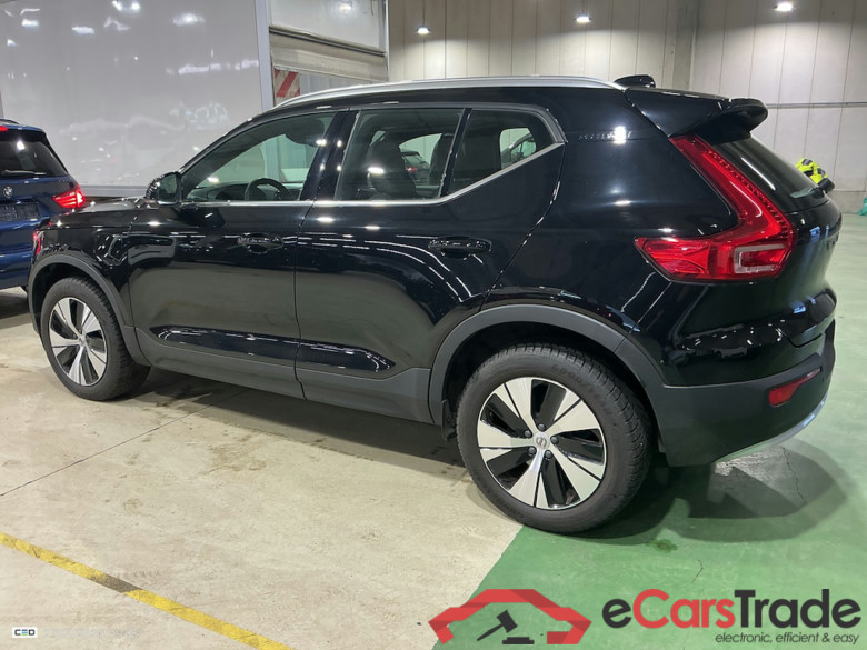 VOLVO XC40 1.5 T4 PHEV CORE DCT #3