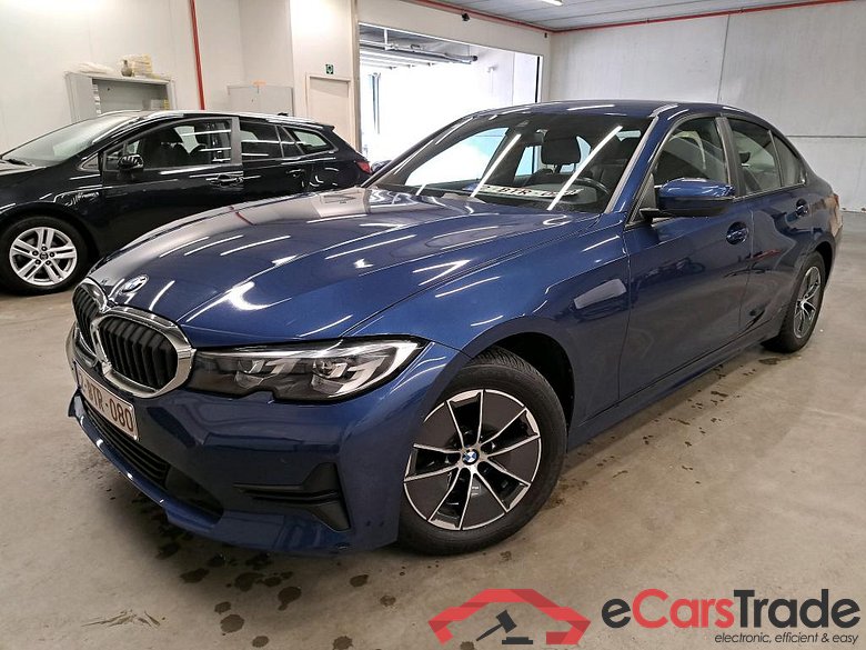 BMW - BMW 3 BERLINE 318iA 156PK Business Edition With Heated Sport Seats & Heated Steering Wheel & Parking Assistant Pack   * PETROL *