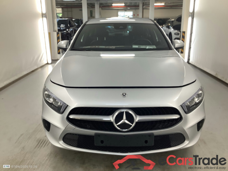 MERCEDES-BENZ A-CLASS 1.3 A 250 E LUXURY LINE DCT #2