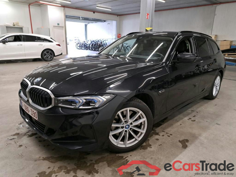 BMW - BMW 3 TOURING 320e 204PK Pack Innovation With Heated Sport Seats & Driving Assistant & Active Cruise Control & Comfort Entry & Parking Assistant * HYBRID * #1