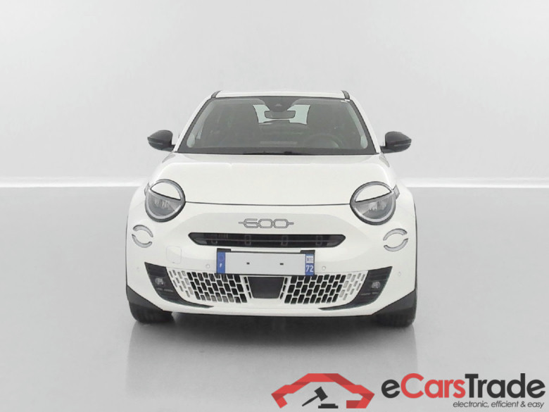 Fiat 600 Pop 1.2 Hybrid Turbo 145ch #2