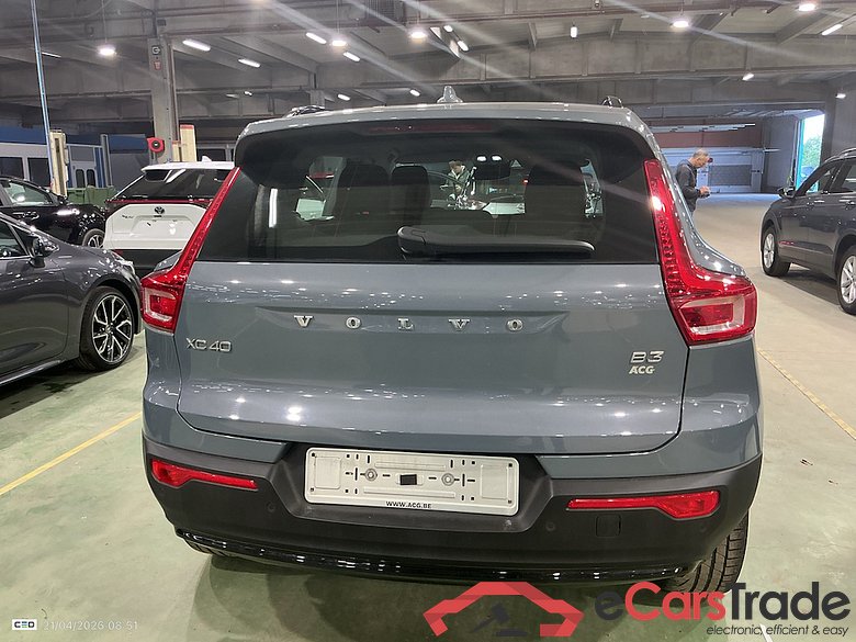 VOLVO XC40 2.0 B3 MHEV PLUS DARK DESIGN DCT #5